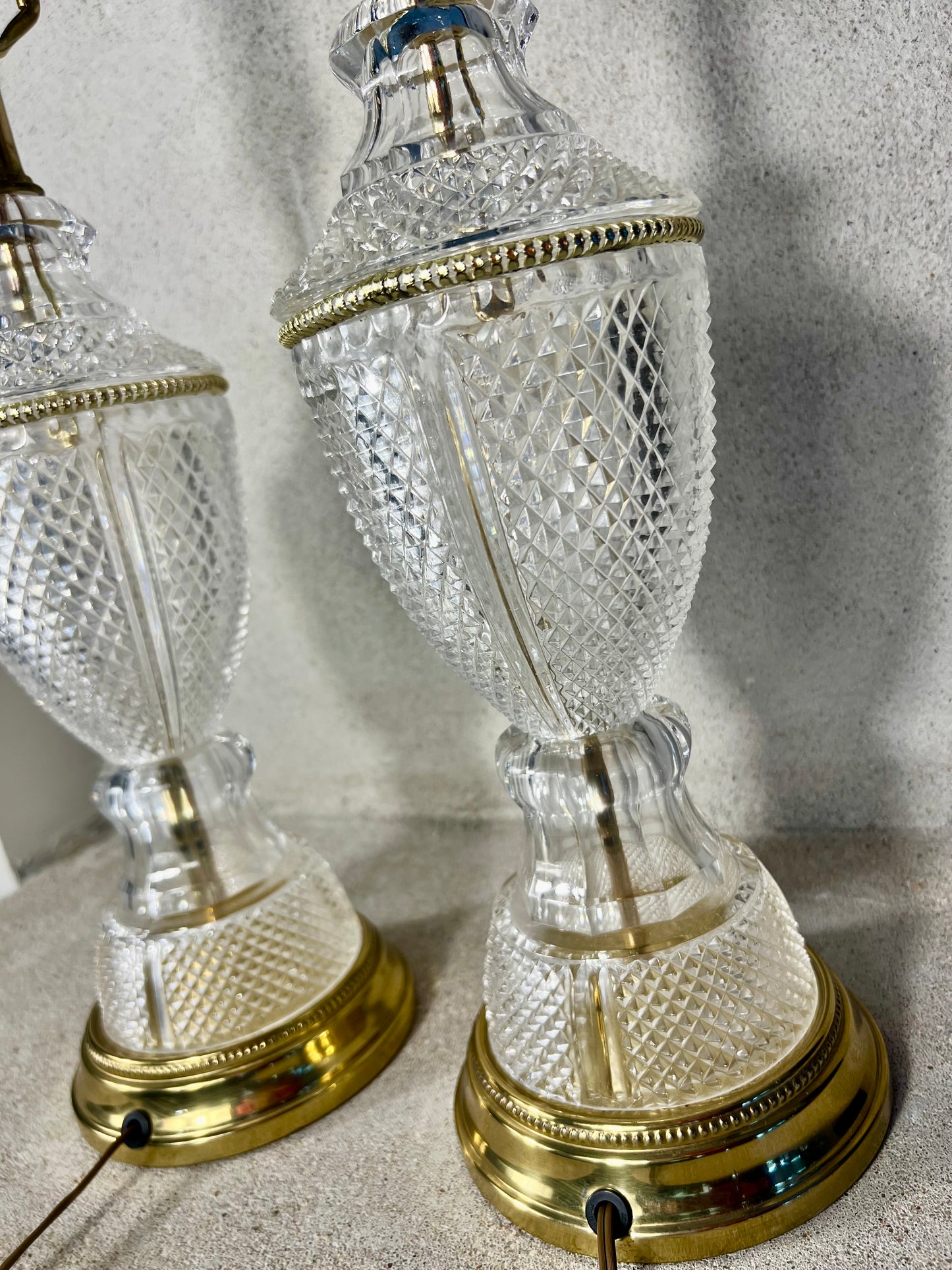 VINTAGE PAIR OF PINAPPLE CUT GLASS CRYSTAL AND BRASS TABLE LAMPS