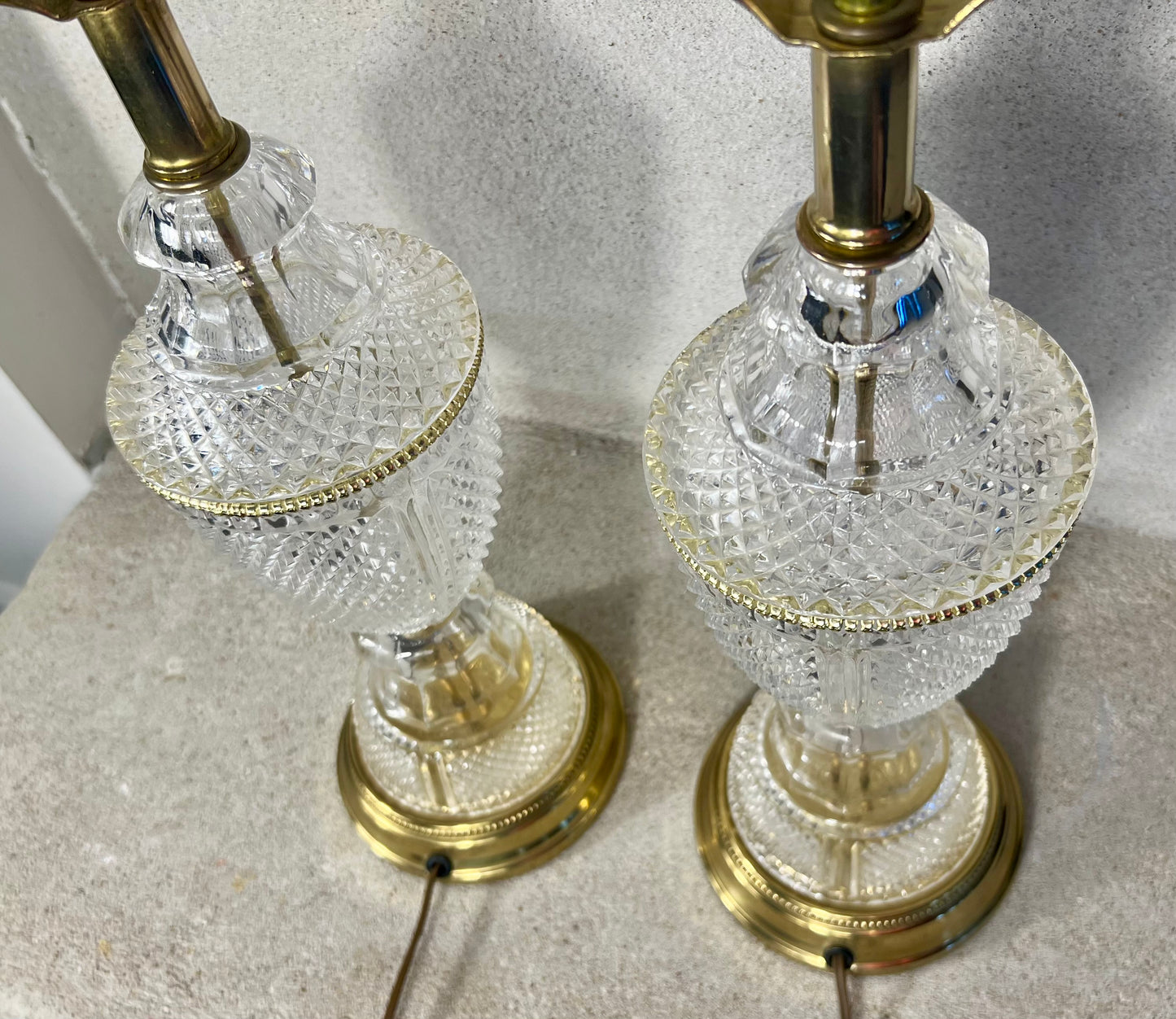 VINTAGE PAIR OF PINAPPLE CUT GLASS CRYSTAL AND BRASS TABLE LAMPS