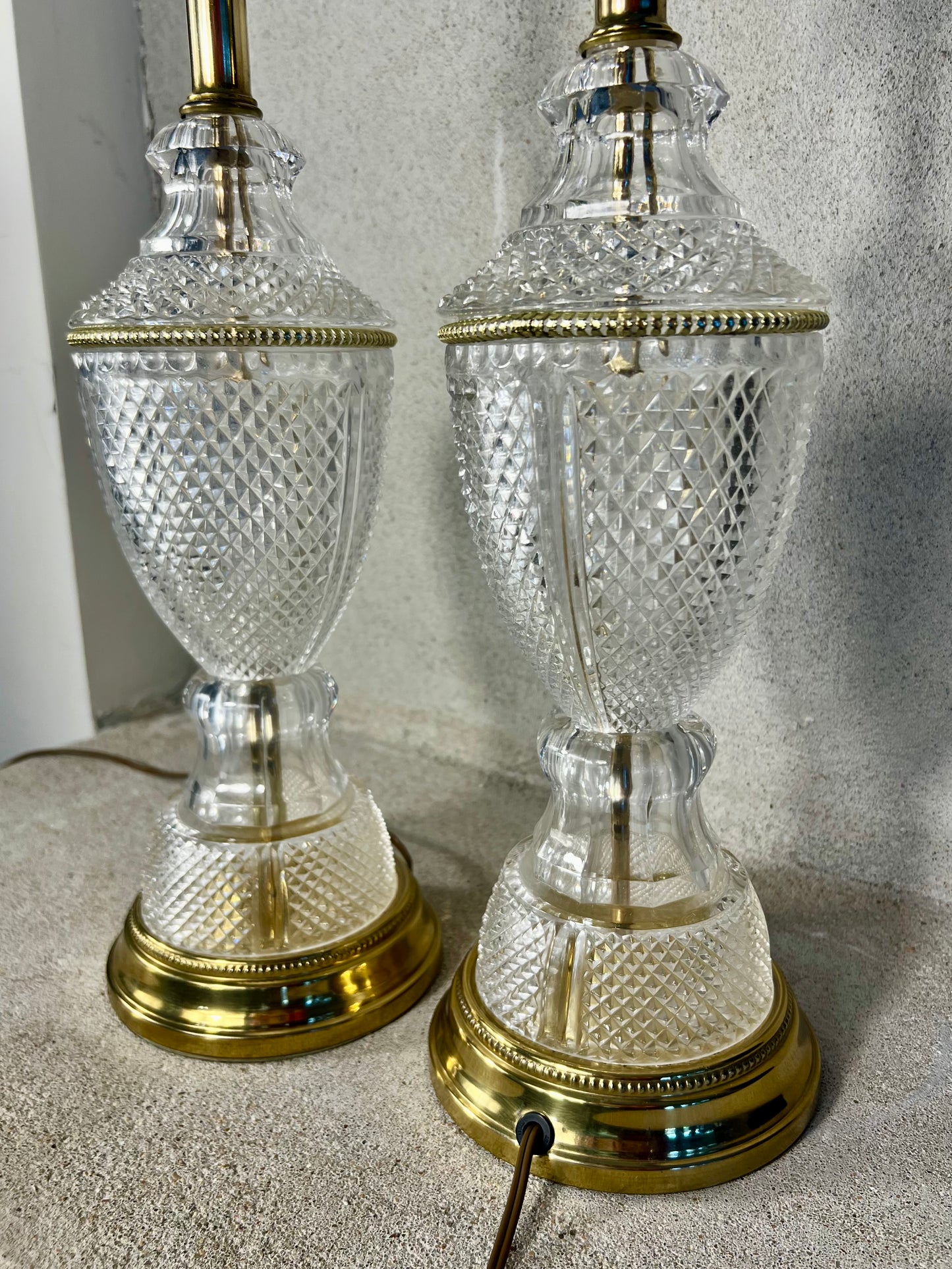 VINTAGE PAIR OF PINAPPLE CUT GLASS CRYSTAL AND BRASS TABLE LAMPS