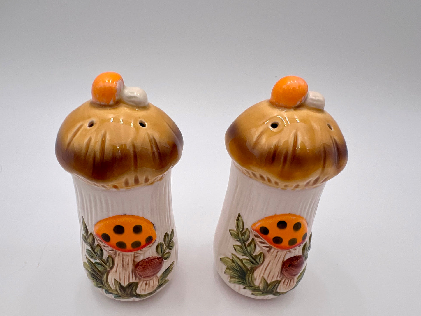 VINTAGE MERRY MUSHROOM  SALT AND PEPPER SHAKERS