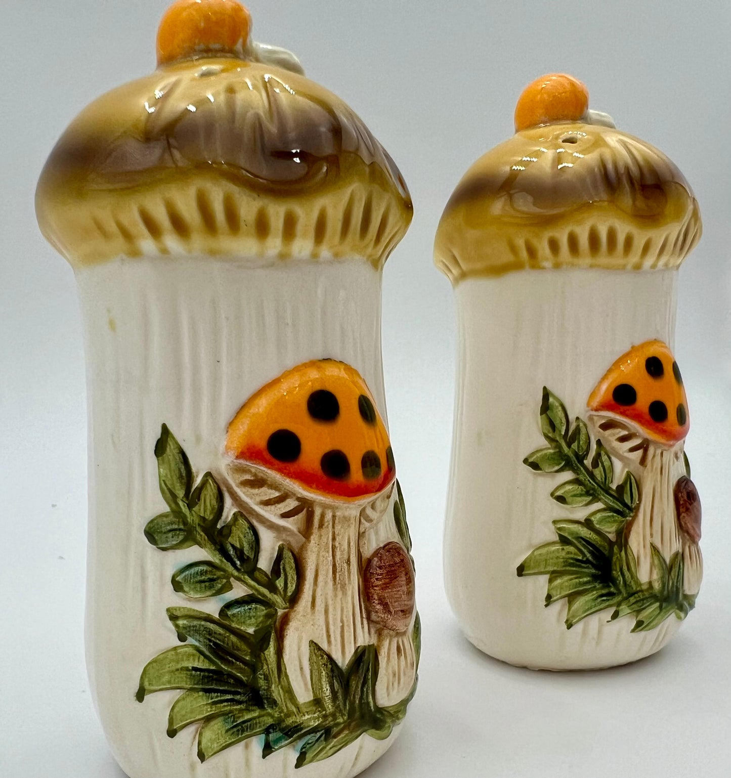 VINTAGE MERRY MUSHROOM  SALT AND PEPPER SHAKERS