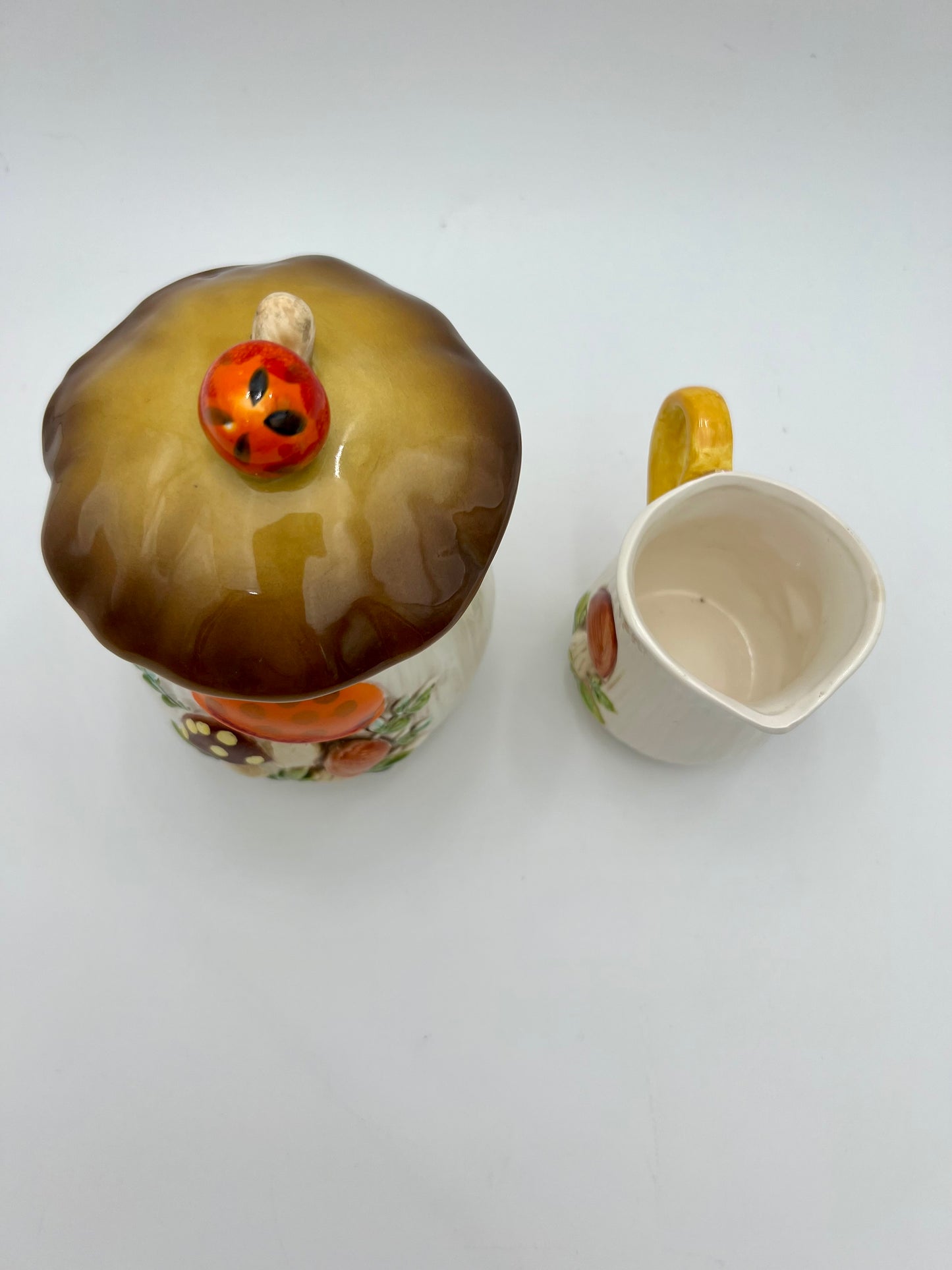 VINTAGE MERRY MUSHROOM  CREAM AND SUGAR SET