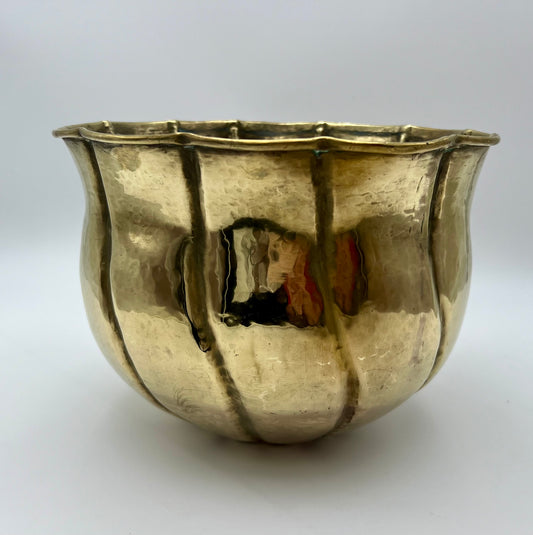 VINTAGE CLASSIC 1980’S BRASS PLANTER WITH FLUTED RIM