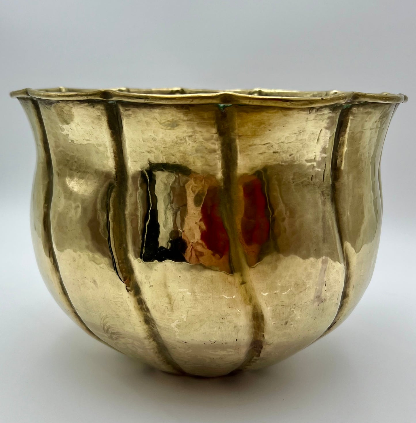 VINTAGE CLASSIC 1980’S BRASS PLANTER WITH FLUTED RIM