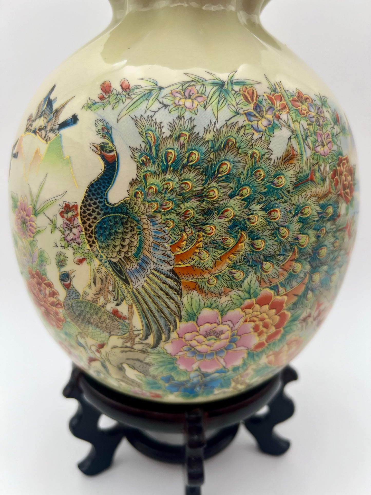 VINTAGE 1980s PEACOCK VASE