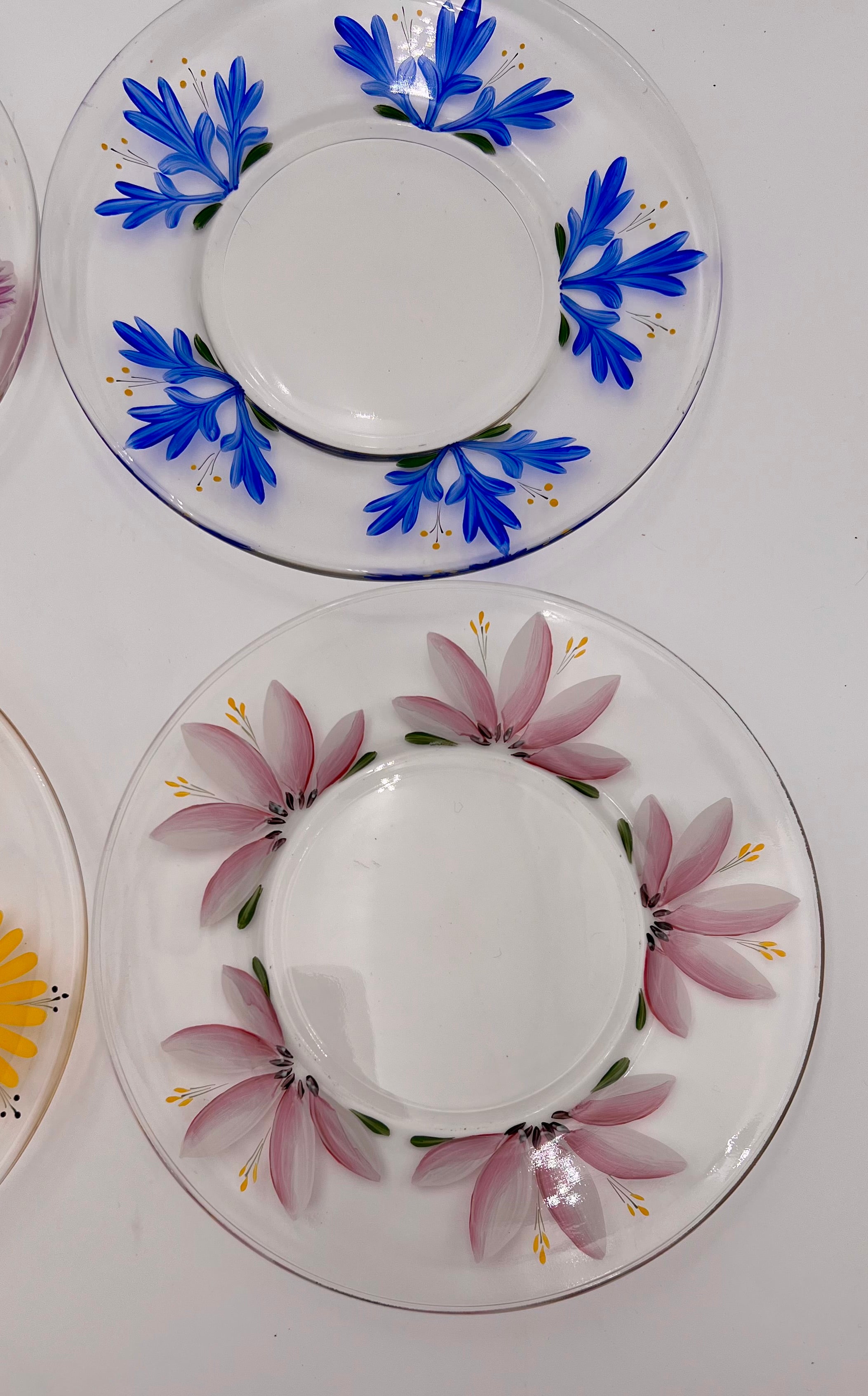 VINTAGE 1970s HAND-PAINTED FLORAL GLASS PLATE SET – MADE IN JAPAN – SET OF 6