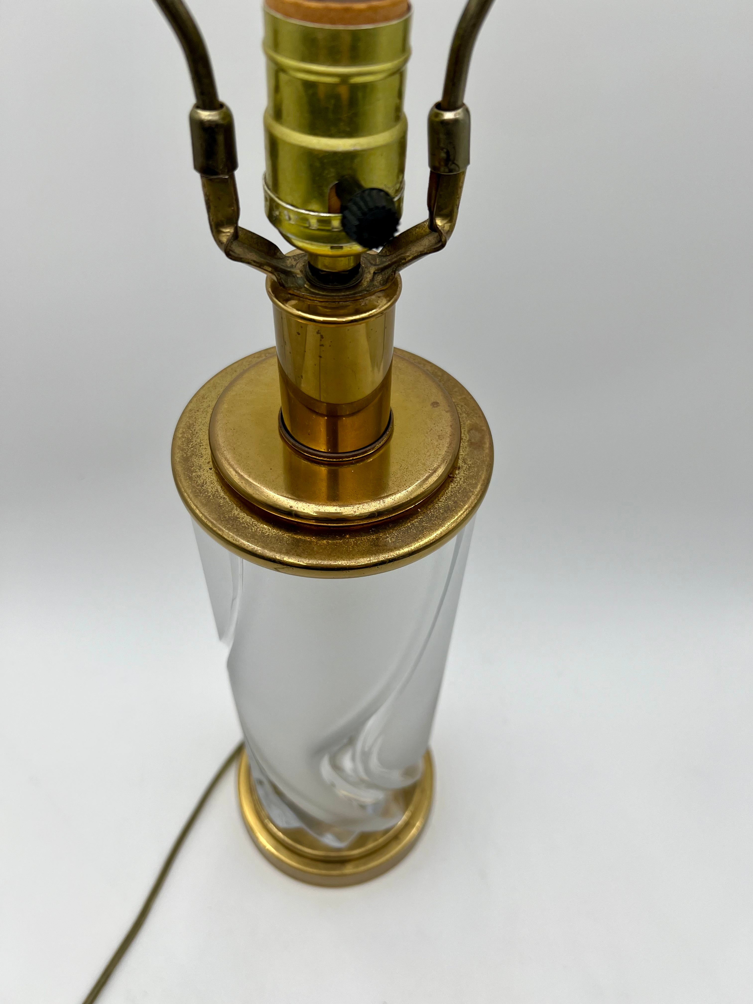 VINTAGE PEILL & PUTZLER HEAVY ART GLASS SWIRL LAMP WITH BRASS ACCENTS