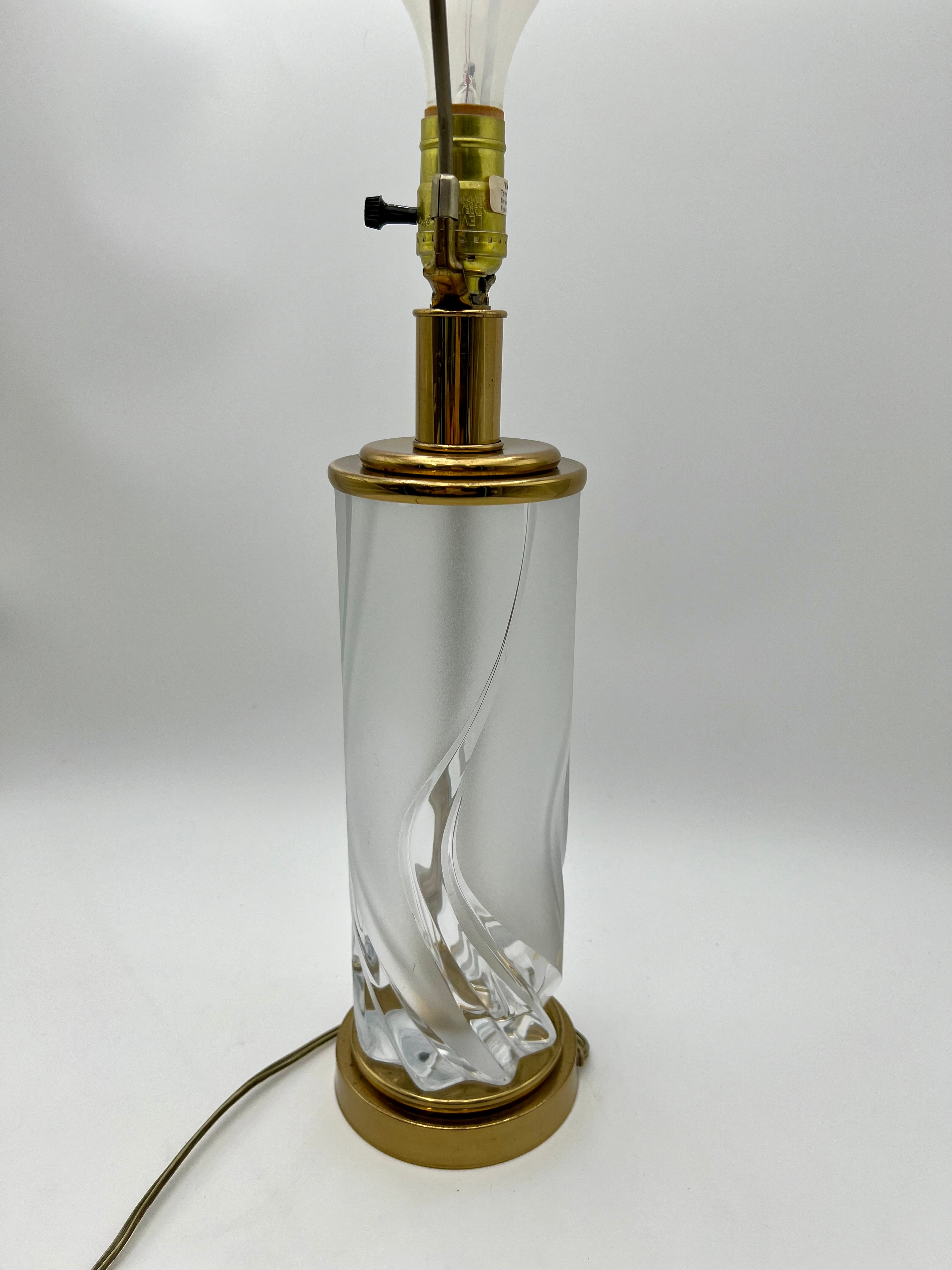 VINTAGE PEILL & PUTZLER HEAVY ART GLASS SWIRL LAMP WITH BRASS ACCENTS