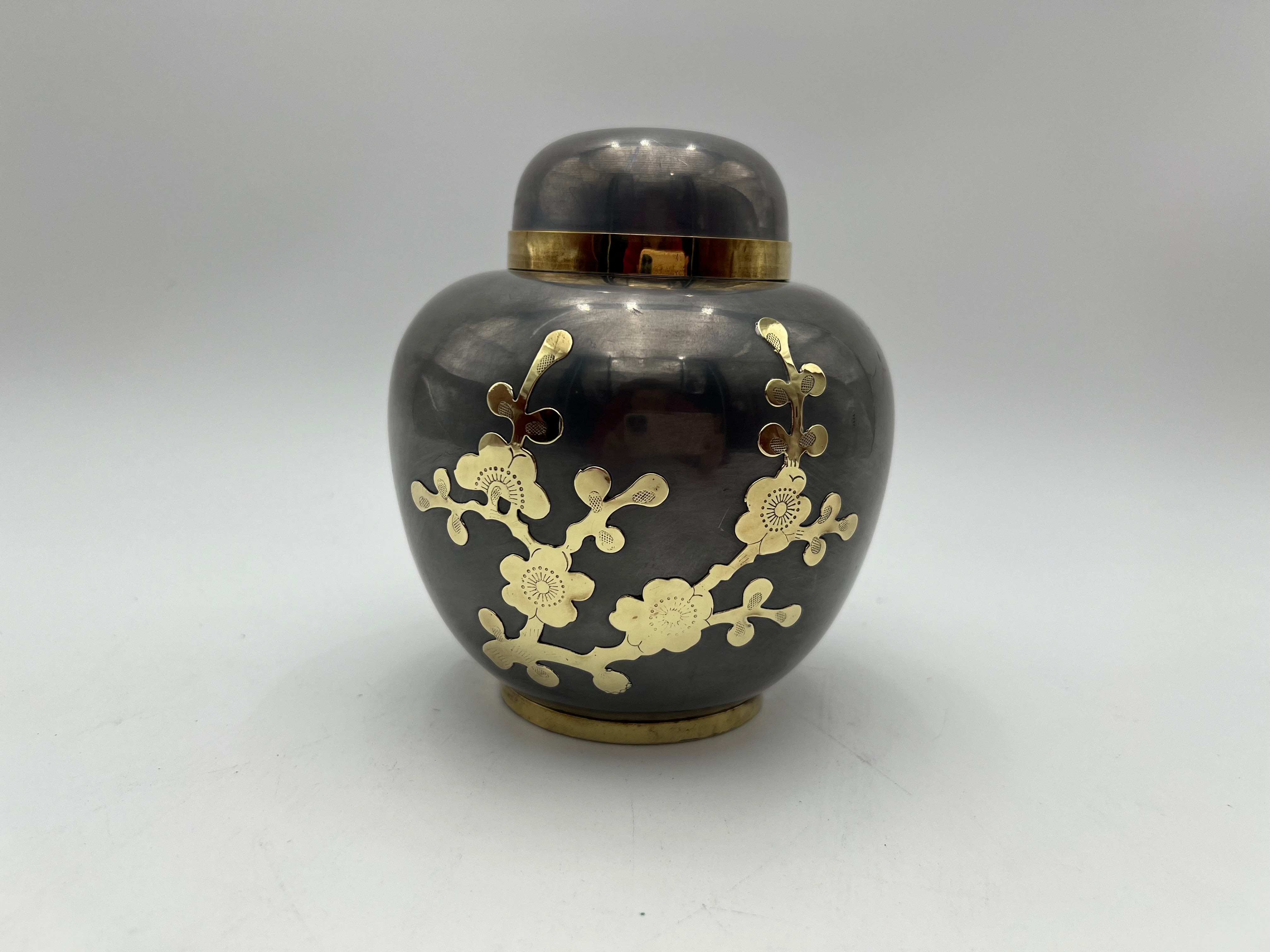 VINTAGE BLACK & GOLD FLORAL LIDDED JAR — CHINOISERIE BRASS DECOR