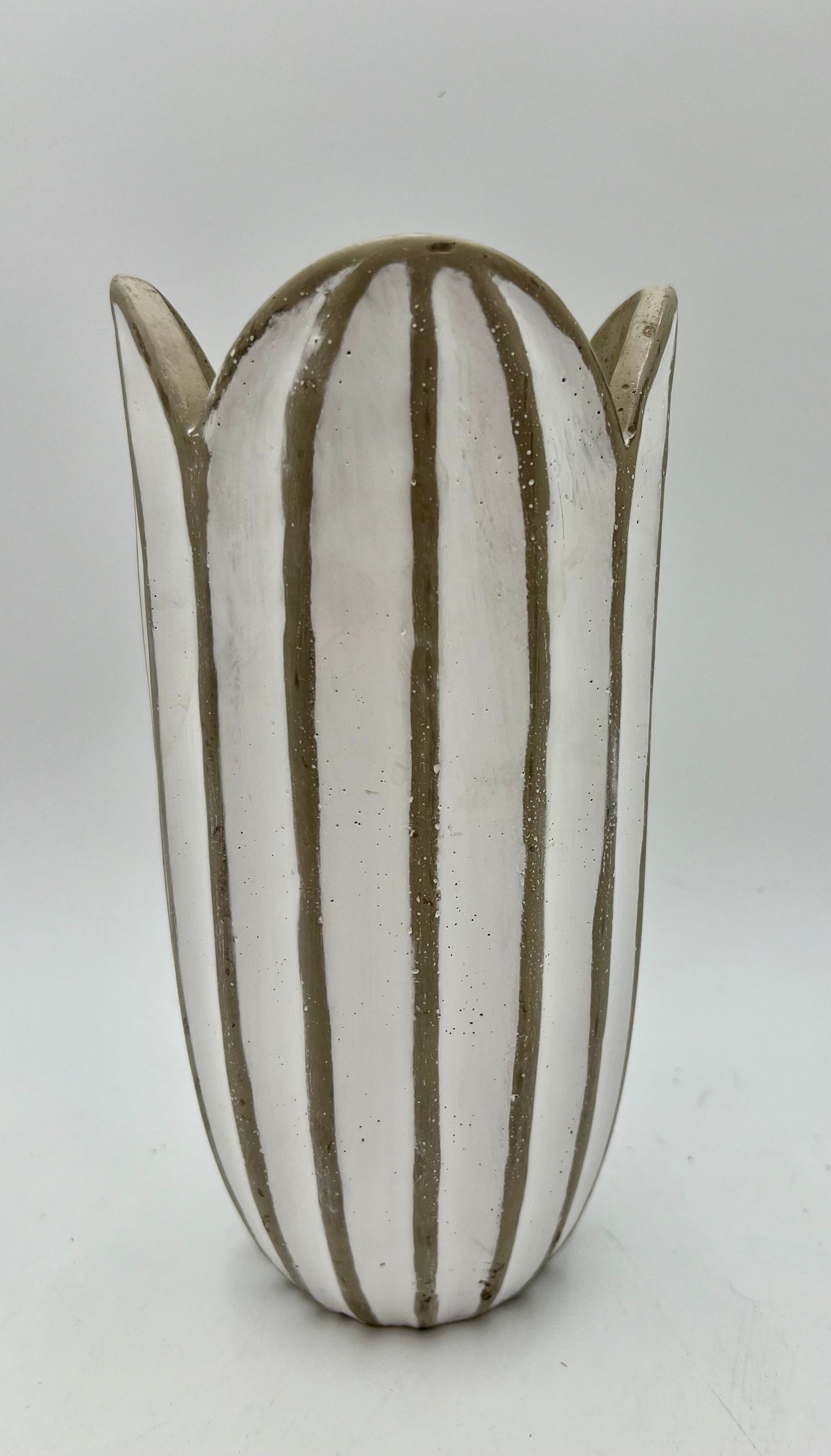 VINTAGE BOHO WHITE AND BEIGE TULIP VASE