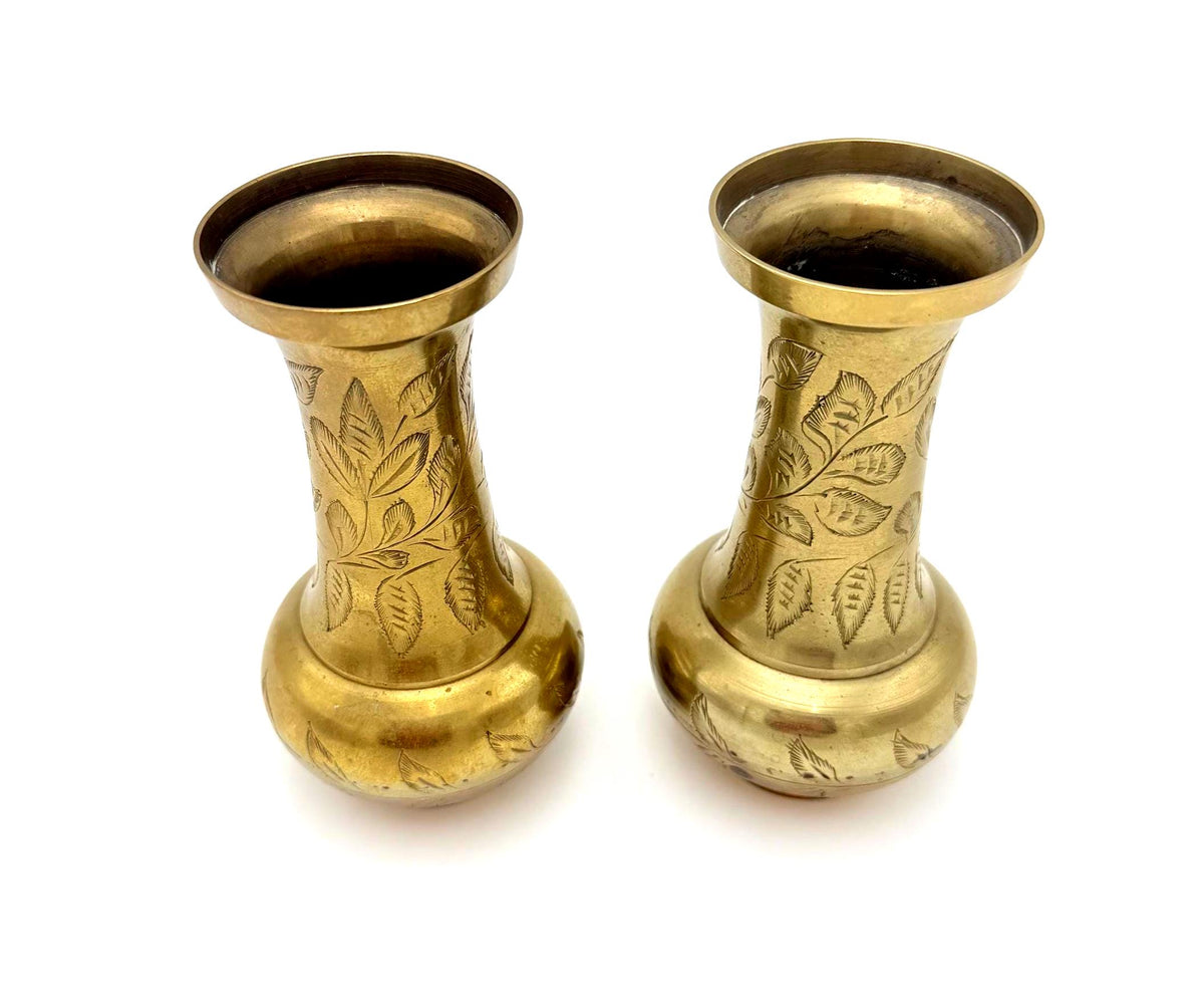 VINTAGE SARNA BRASS INDIA ENGRAVED BRASS BUD VASE PAIR CIRCA 1970S