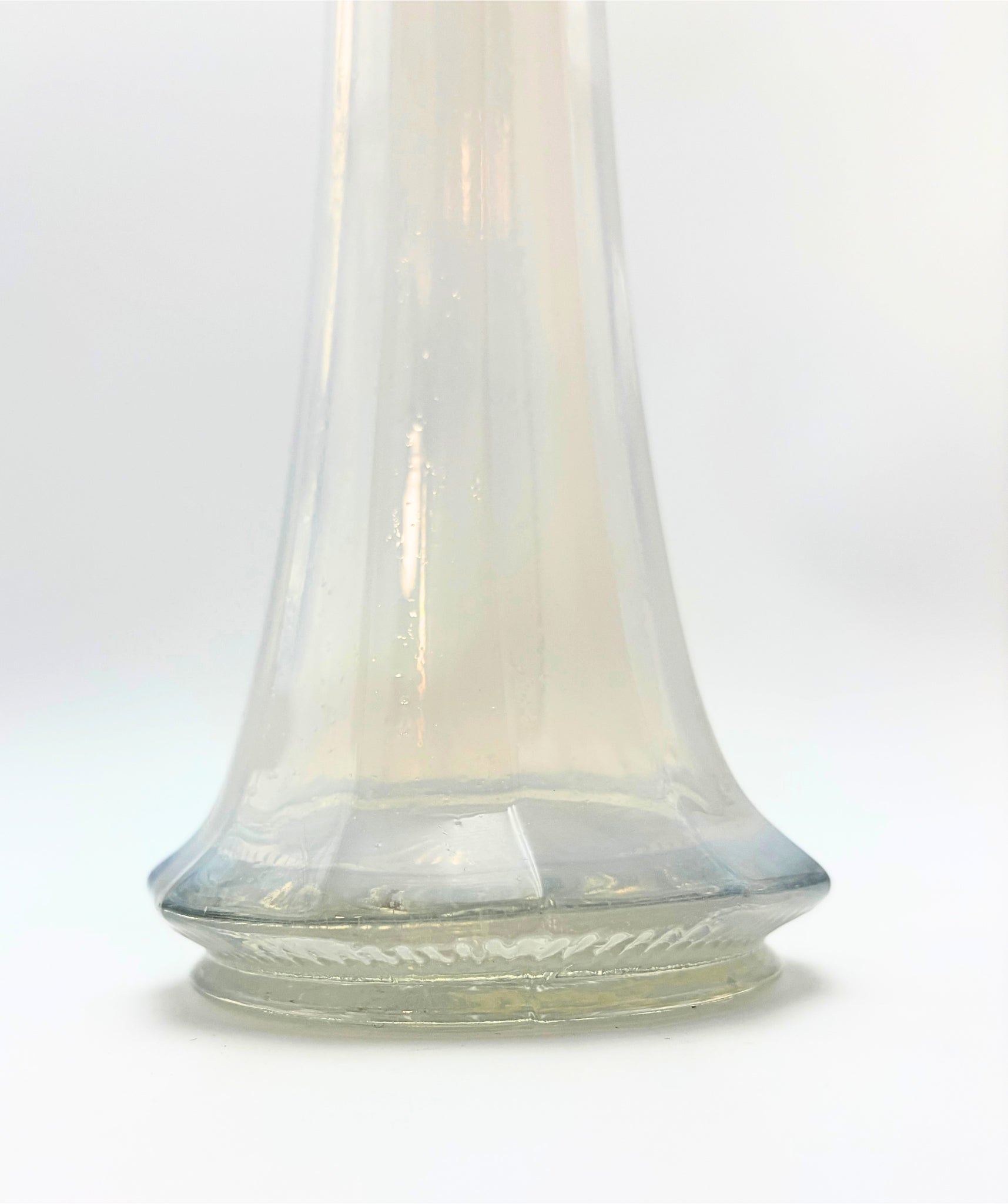 VINTAGE FOSTORIA HEIRLOOM WHITE OPALESCENT STRETCH GLASS VASE, 13”