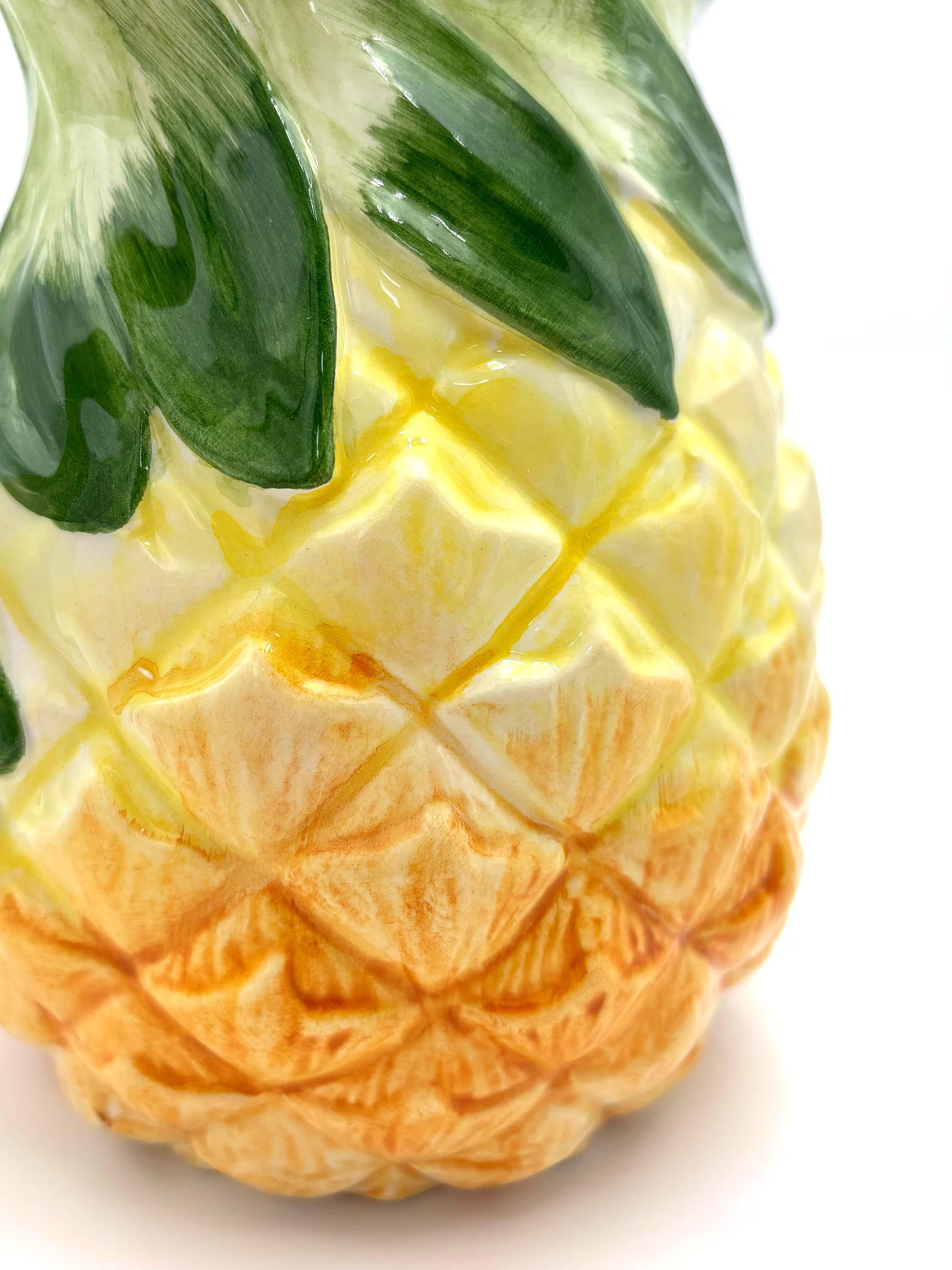 VINTAGE ITALIAN PINEAPPLE PITCHER – INTRADA MAJOLICA STYLE CERAMIC VASE COASTAL PALM BEACH BARWARE