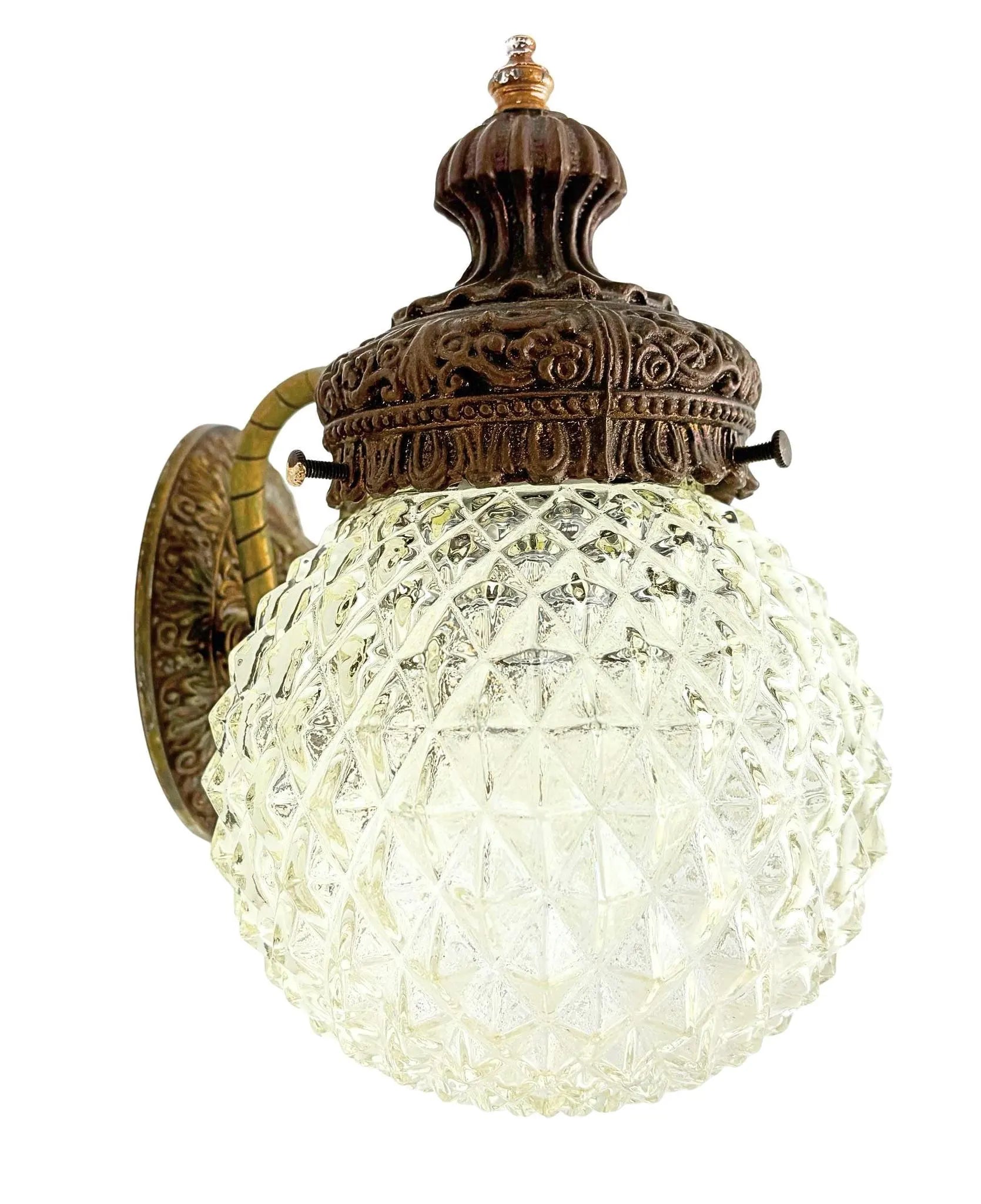 VINTAGE L.D. KICHLER ARCHITECTURAL DOUBLE VANITY WALL SCONCE WITH DIAMOND POINT GLASS GLOBES