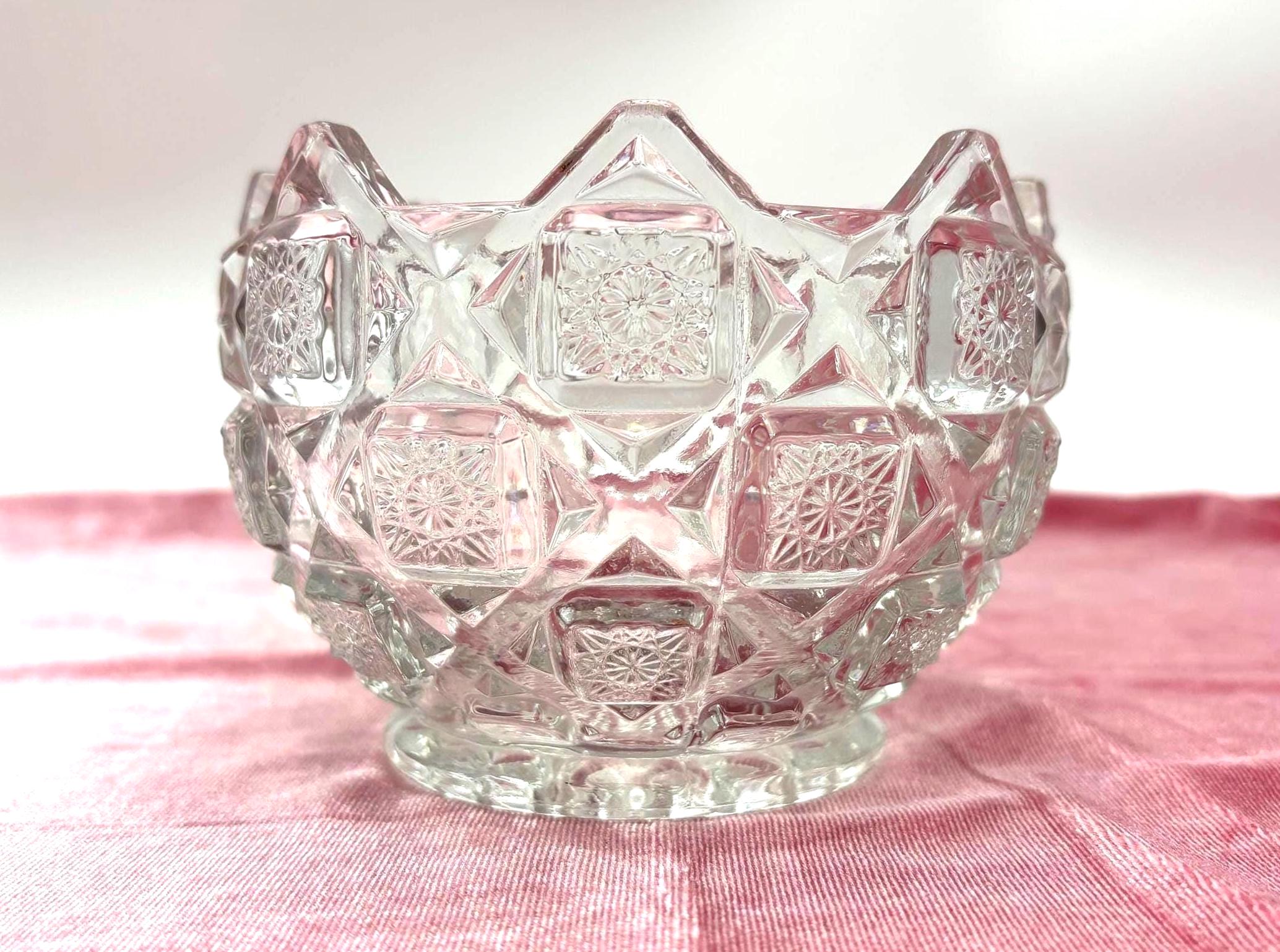 VINTAGE PRESSED GLASS PEDESTAL BOWL – GEOMETRIC STARBURST CANDY DISH HOLLYWOOD REGENCY VANITY BOWL