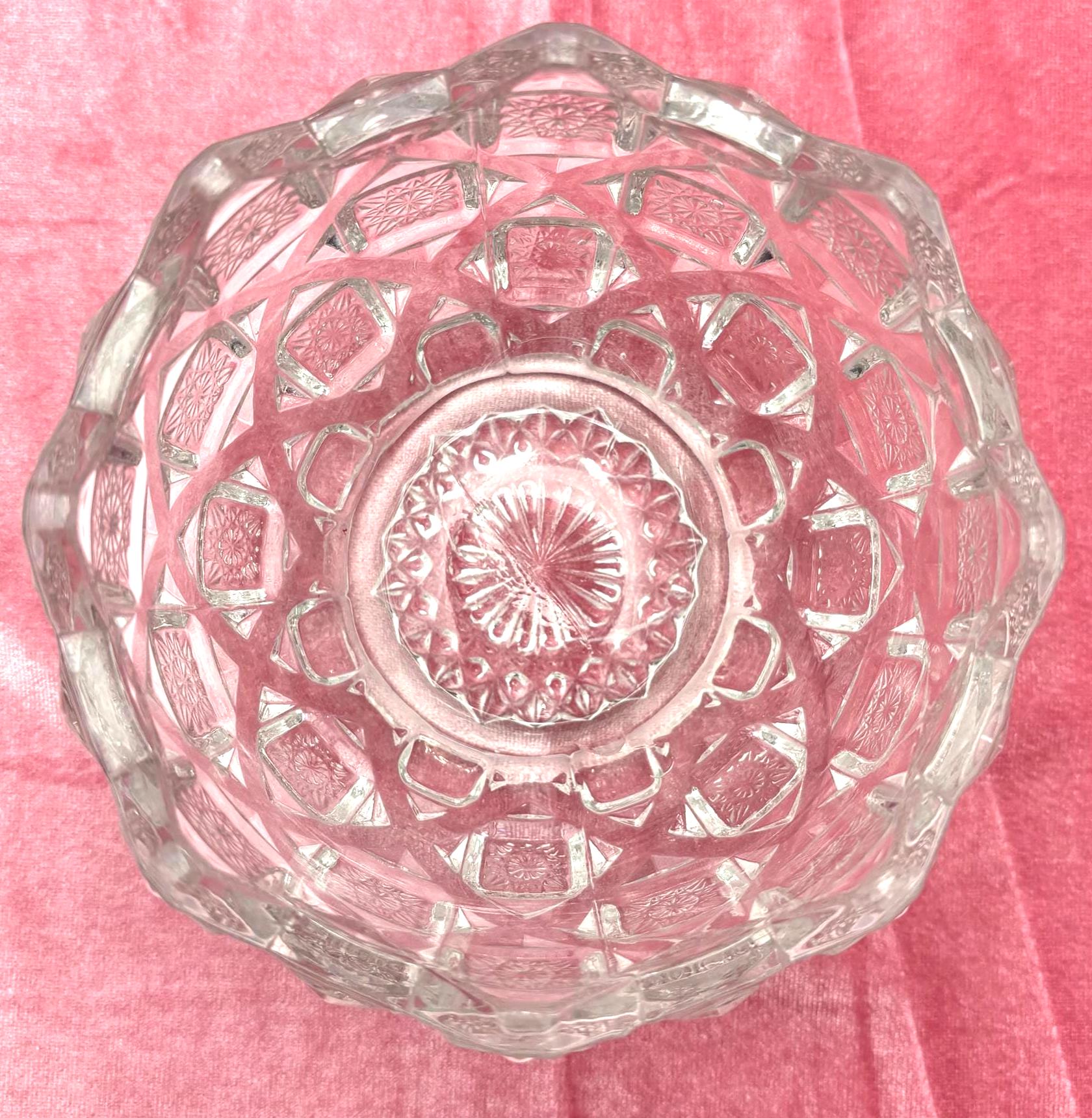 VINTAGE PRESSED GLASS PEDESTAL BOWL – GEOMETRIC STARBURST CANDY DISH HOLLYWOOD REGENCY VANITY BOWL