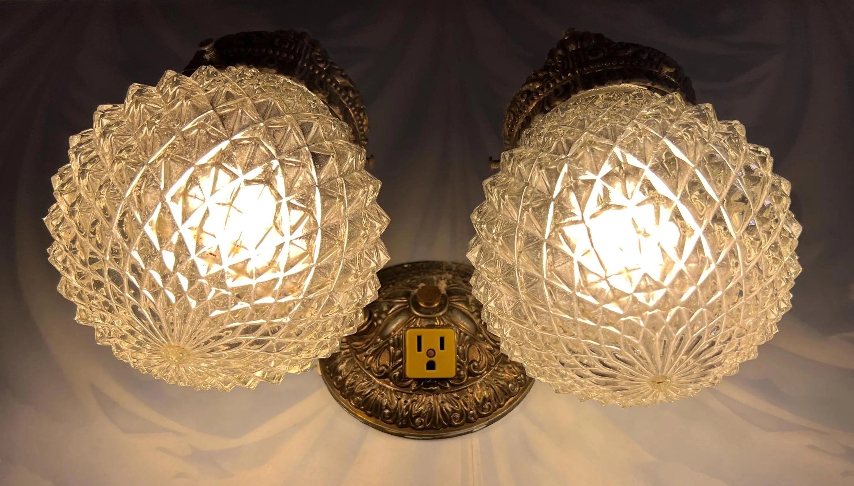 VINTAGE L.D. KICHLER ARCHITECTURAL DOUBLE VANITY WALL SCONCE WITH DIAMOND POINT GLASS GLOBES