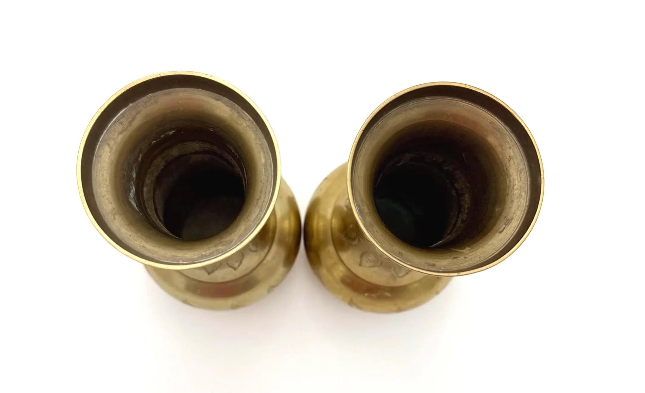 VINTAGE SARNA BRASS INDIA ENGRAVED BRASS BUD VASE PAIR CIRCA 1970S