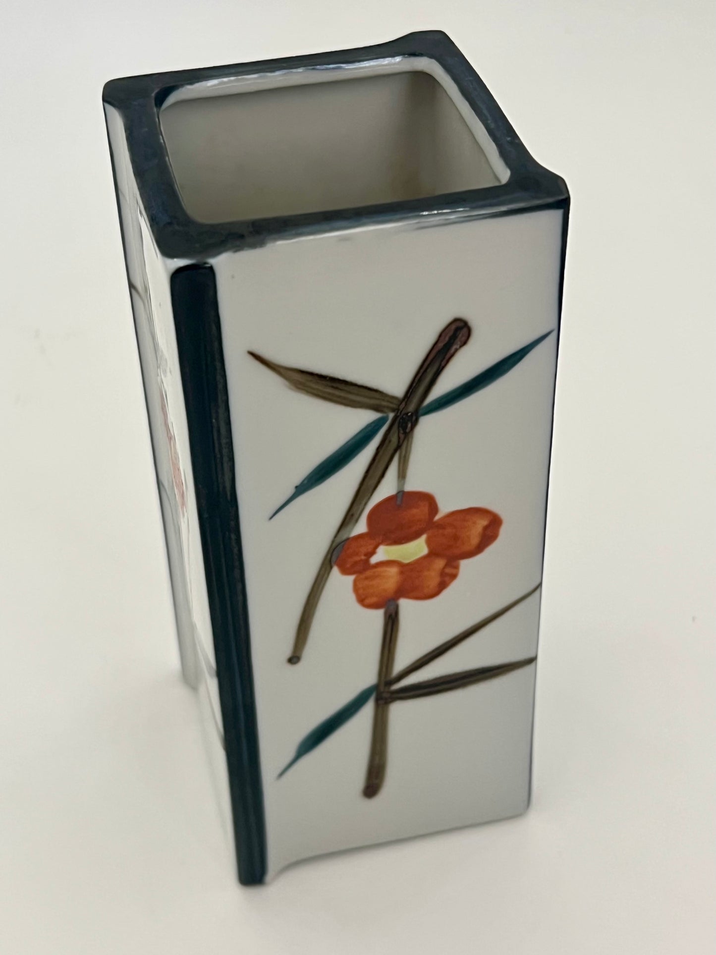 VINTAGE JAPANESE TOYO BAMBOO FLOWERS VASE