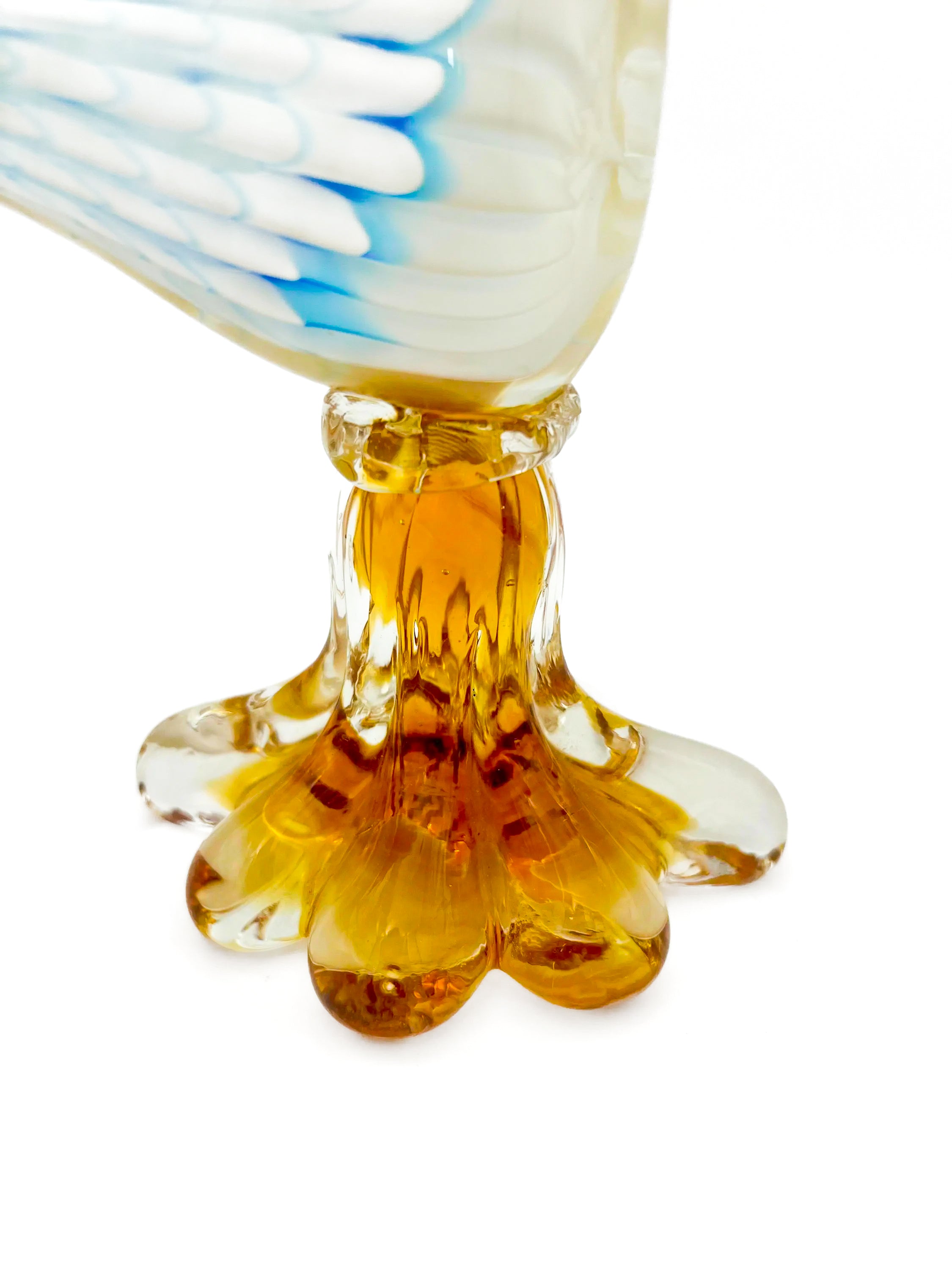 Small decorative vintage figurine of a bird made from delicately hand-blown clear glass.