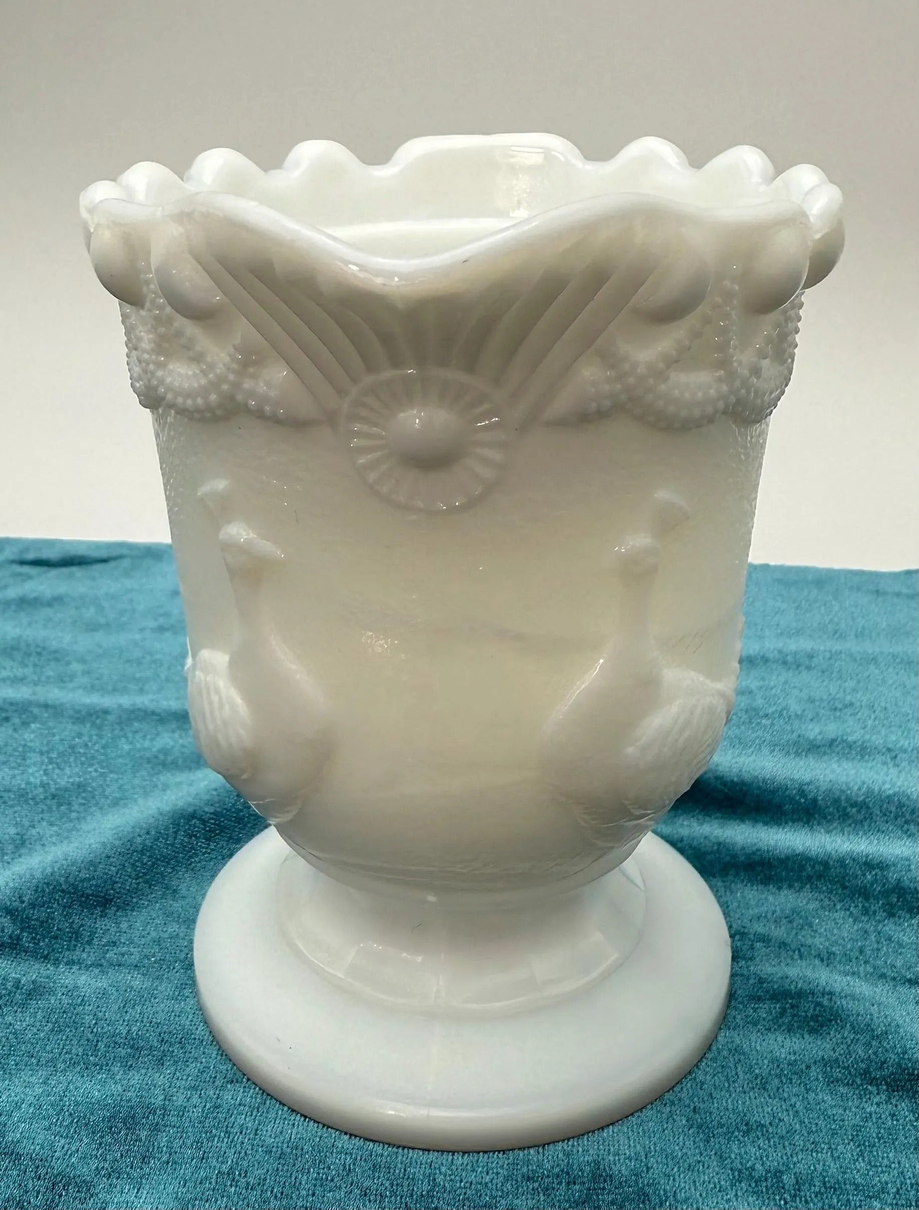 VINTAGE WESTMORELAND MILK GLASS PEACOCK CREAMER PEDESTAL PITCHER WITH SHELL SPOUT, MID CENTURY FIGURAL MILK GLASS TABLE DECOR